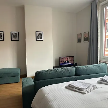 Charming Uccle Apartment With City Views Brussels Exterior photo